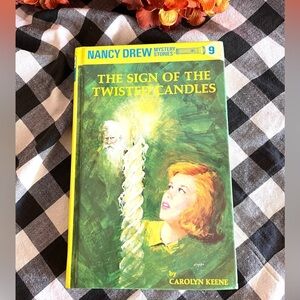 Nancy Drew Mystery Stories: The Sign Of The Twisted Candles #9 2006 Hardcopy